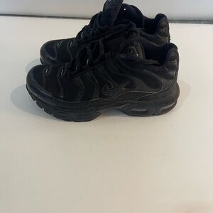Nike Kids Black Sneakers